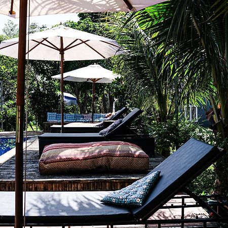 Teejays Bed And Breakfast Kampot Exterior photo