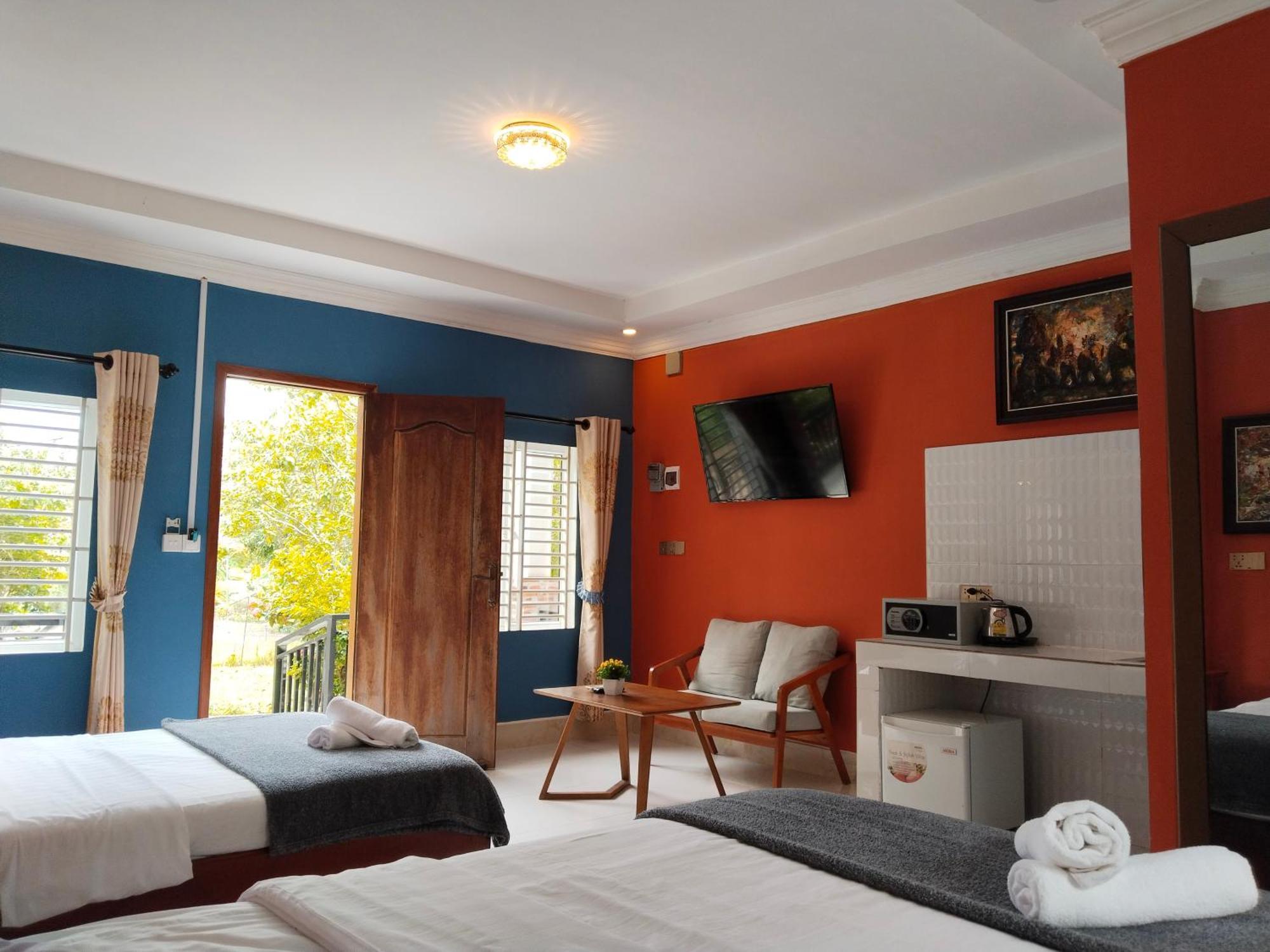 Teejays Bed And Breakfast Kampot Exterior photo
