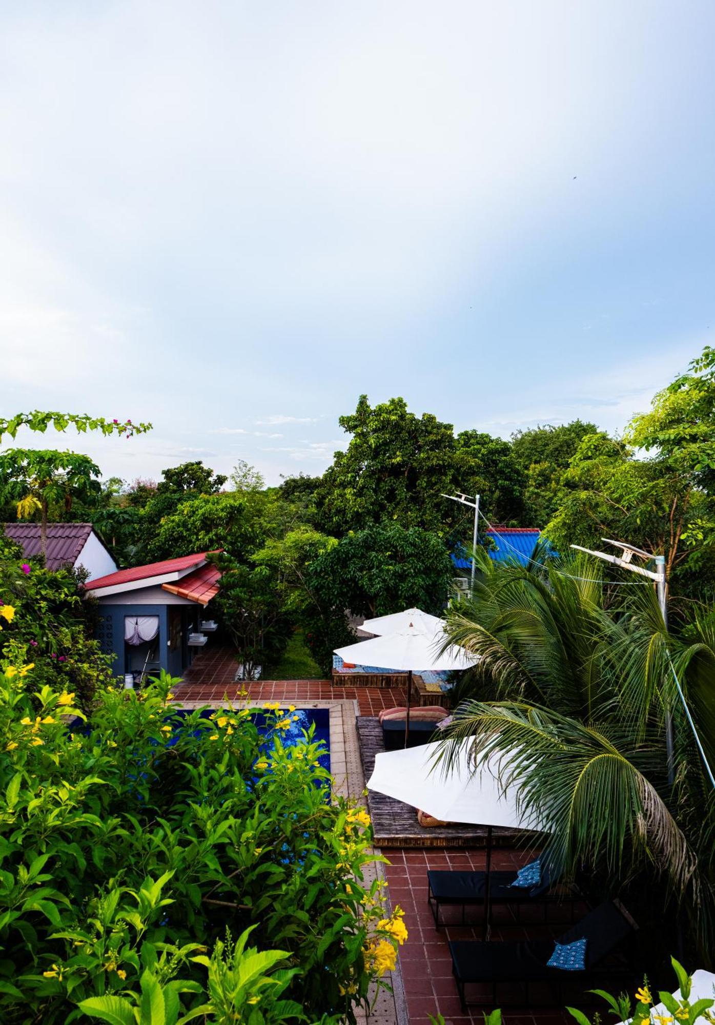 Teejays Bed And Breakfast Kampot Exterior photo