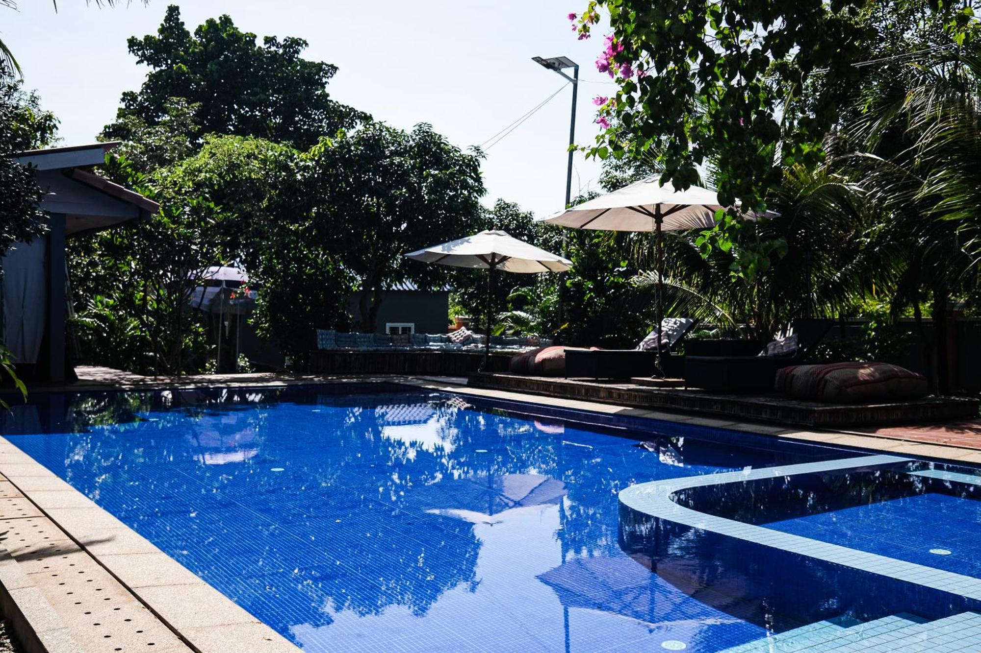 Teejays Bed And Breakfast Kampot Exterior photo