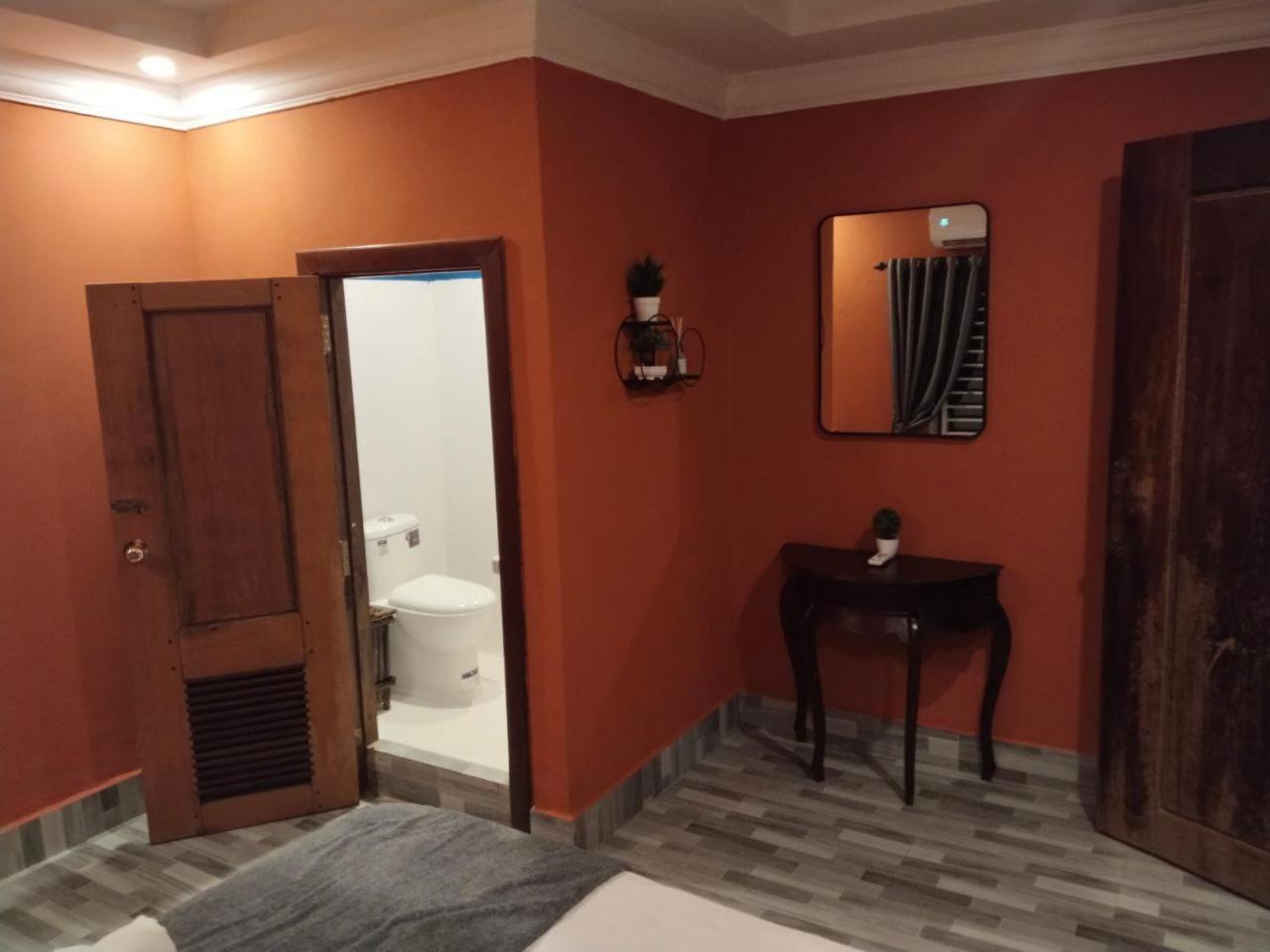 Teejays Bed And Breakfast Kampot Exterior photo
